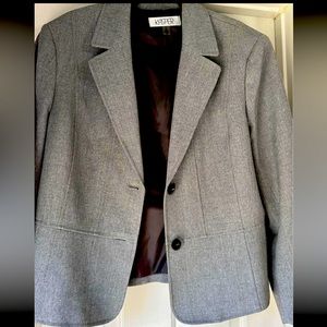 Kasper Women’s blazer, size 18. Gently used.
